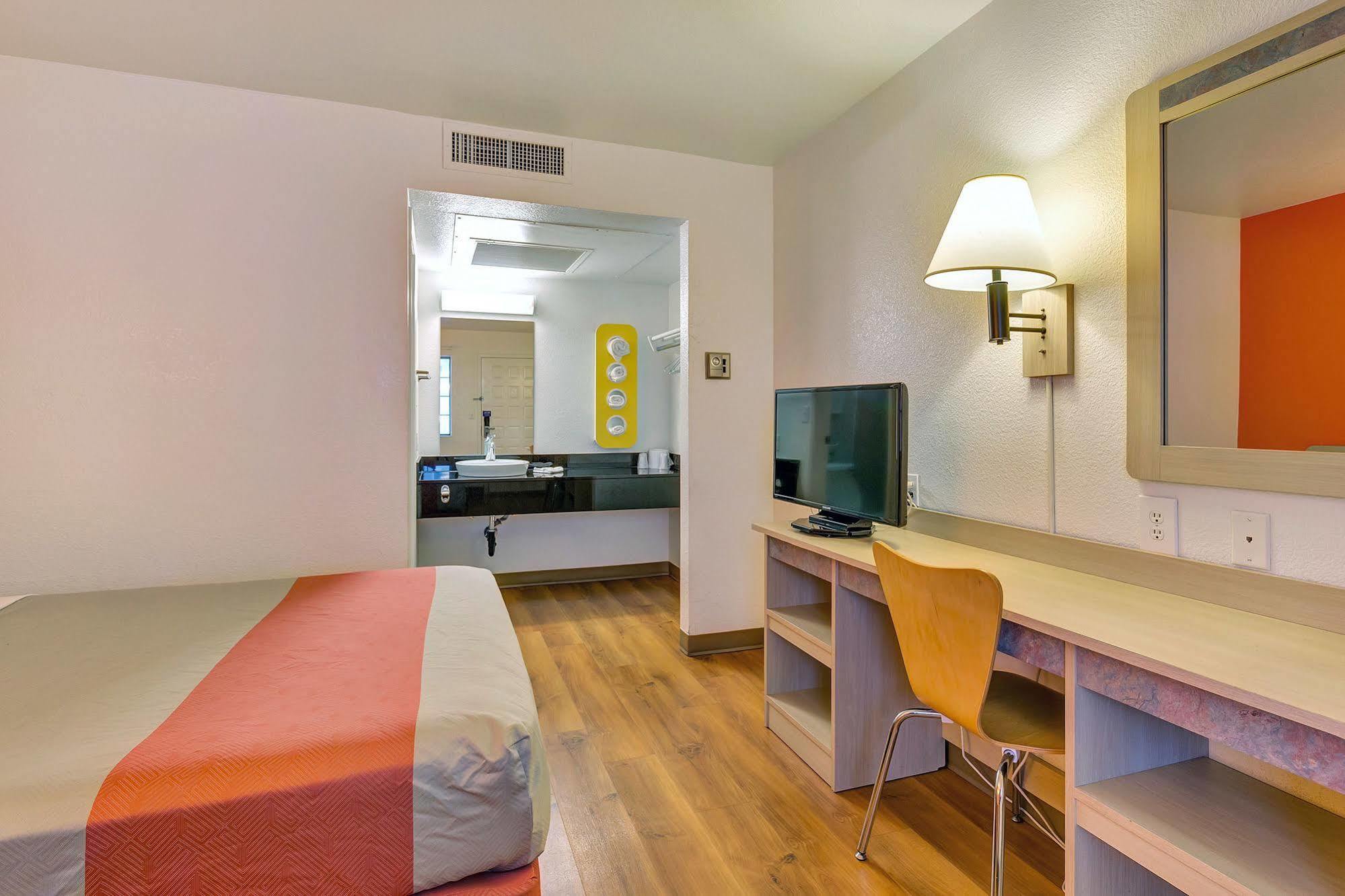 Motel 6-Santa Rosa, Ca - North Екстер'єр фото